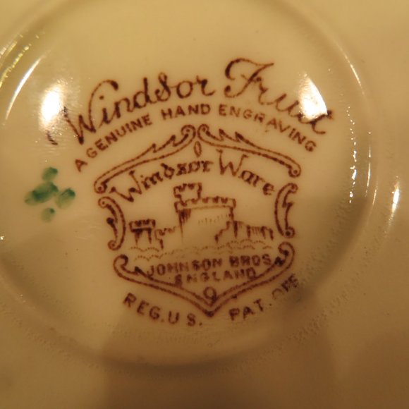 Johnson Bros. Windsor Ware Teacup & Saucer Hand Engraved (156C) - Picture 3 of 5